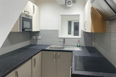 Station Bridge - Photo 4