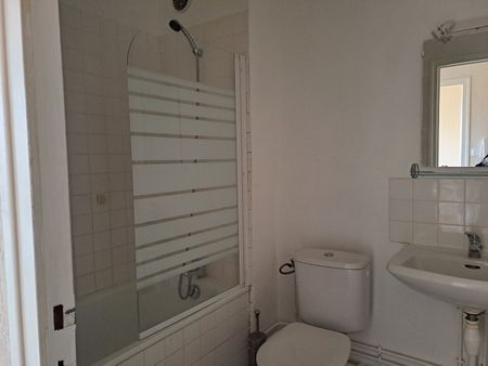 Location Appartement 1 pièce 27m² - Photo 4