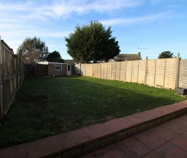 3 bedroom semi-detached house to rent - Photo 1