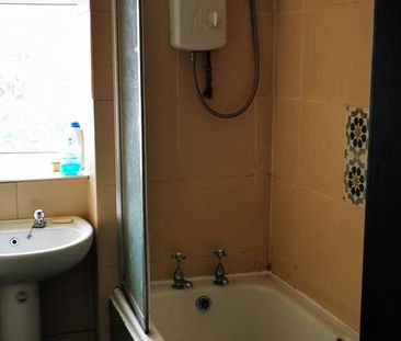 1 bedroom in a flat share to rent - Photo 6