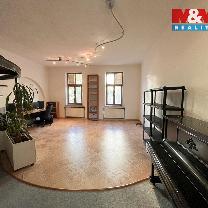 Pronájem bytu 2+1 89 m² - Photo 1