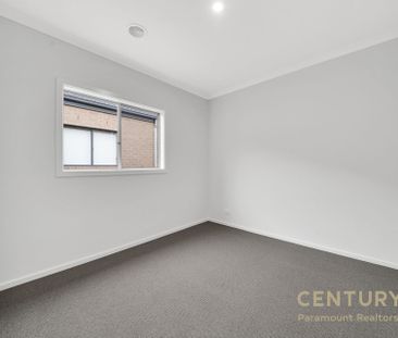 "Stunning Brand-New Family Home with Dual Master Bedrooms & Modern ... - Photo 5