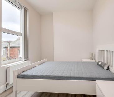 Apt 5, 35 Wellington Park, Belfast, BT9 6DN - Photo 5