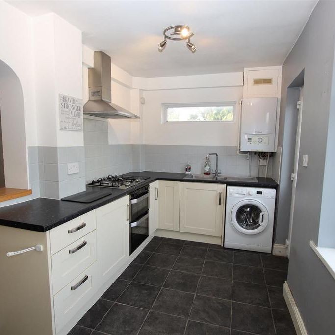 3 bedroom end of terrace house to rent - Photo 1