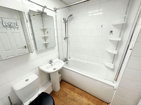 2 bed apartment to rent in NE37 - Photo 5