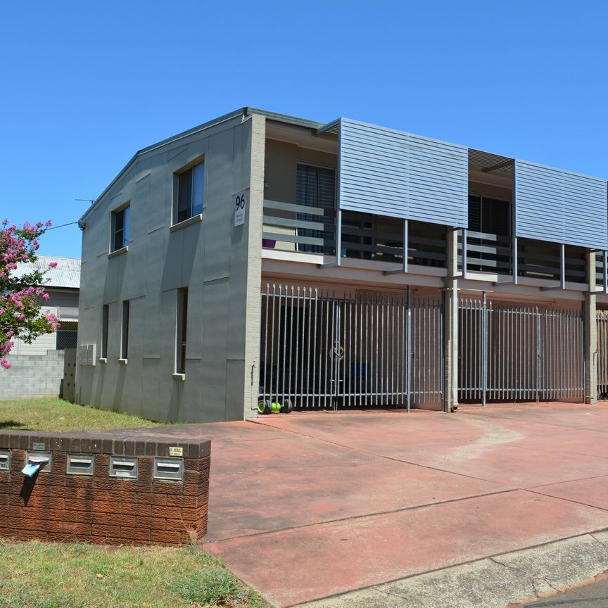 2/96 Herries Street, East Toowoomba - Photo 1