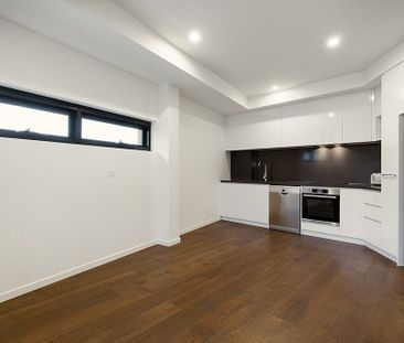 Wonderful One Bedroom Apartment - Photo 2
