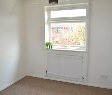 2 bedroom maisonette to rent - Photo 2