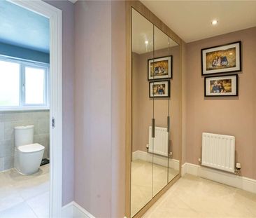 Magnificent five-bedroom detached home - Photo 6