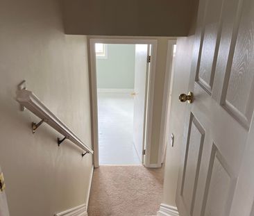 For Lease - 714 Cortez Avenue Unit# ( Lower ), Pickering, Ontario - Photo 3