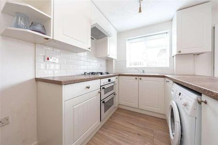 Finglesham Court, Maidstone, ME15 - Photo 2