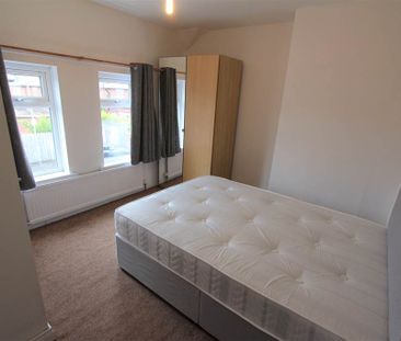 27 Whitehall Parade, Belfast, BT7 3GX - Photo 2