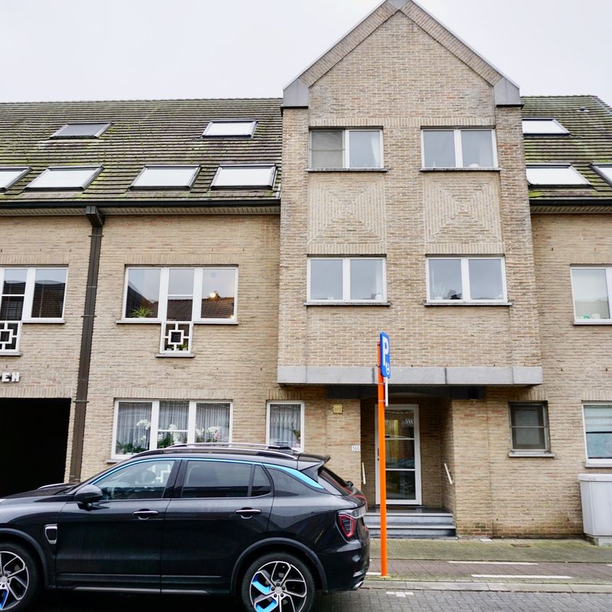 Goed gelegen appartement met 2 slaapkamers, terras en autostaanplaats - Photo 1