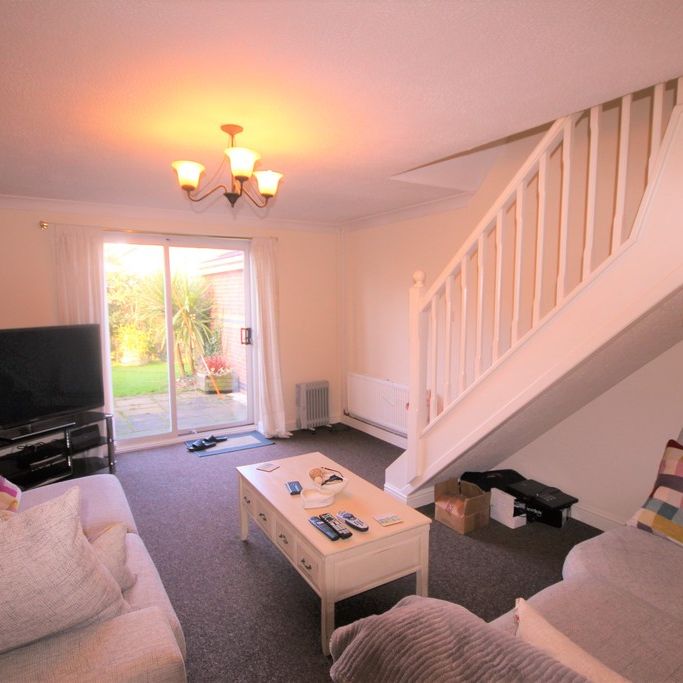 2 bedroom semi-detached to let - Photo 1