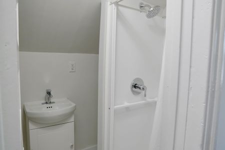 For Lease - 386 Gatfield Avenue Unit# 3, Welland, Ontario - Photo 4