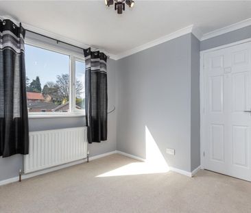 Merriden Road, Macclesfield, Cheshire, SK10 - Photo 4