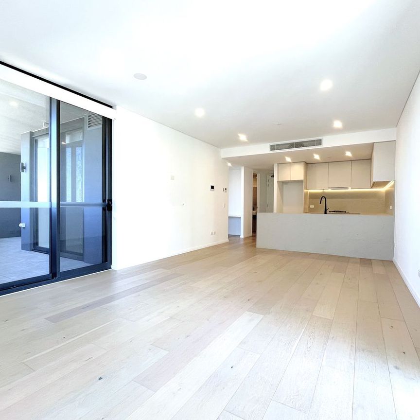 Beautifully designed 2 bedroom 2 bathroom apartment - Photo 1