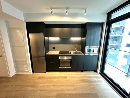 For Lease - 1 Jarvis Street Unit# 819, Hamilton, Ontario - Photo 1