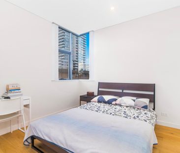 Two Bedroom One Bathroom with Balcony! - Photo 4