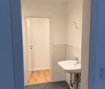 Erstbezug: Umfangreich sanierte 2-Zimmer-Wohnung nahe Fachhochschule - Photo 5