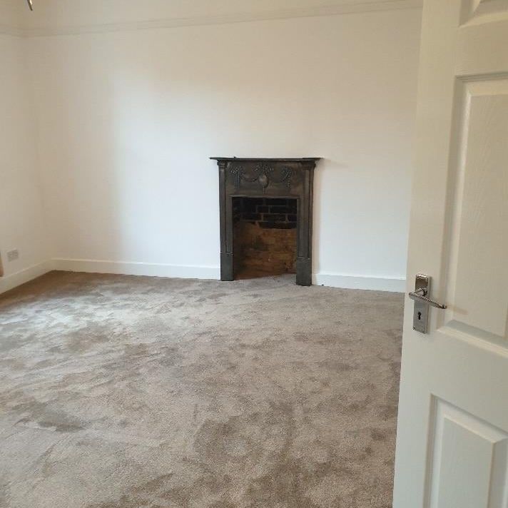 2 Bed Flat, Wilton Road, SW19 - Photo 1