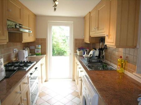Bedroom Semi Detached House In Charminster, BH8 - Photo 3