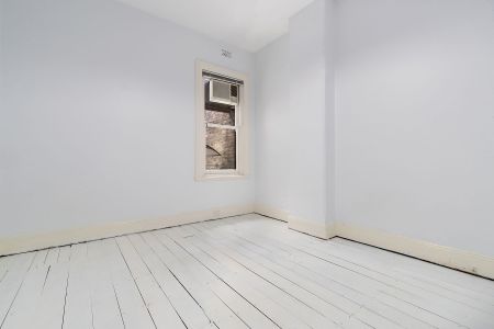 STYLISH APARTMENT IN THE HEART OF MOSMAN VILLAGE - Photo 2