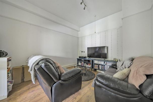 5 bedroom semi-detached house to rent - Photo 1