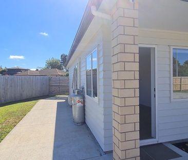 2 Bedroom in Rosehill - Photo 3