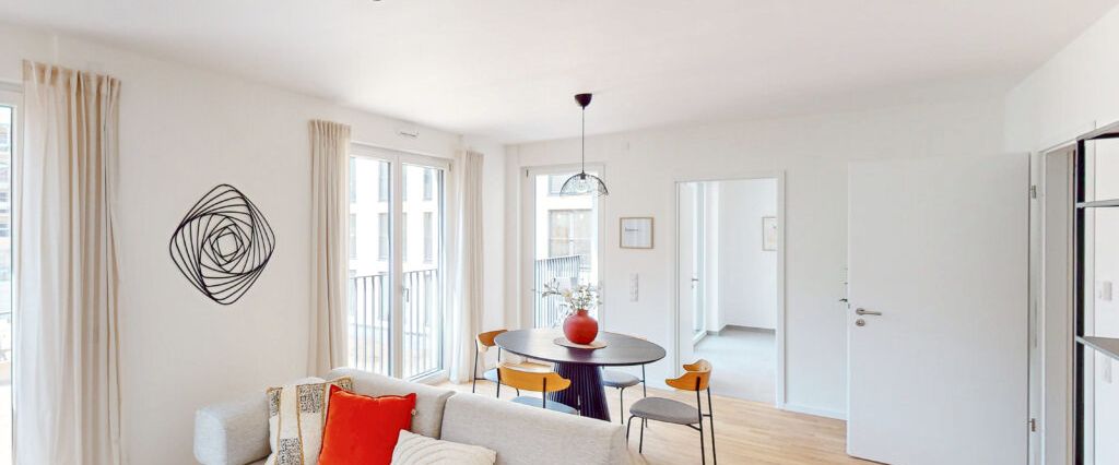 Mietpreisgedämpfte Wohnung! Familienfreundliche 4-Zimmer-Wohnung mit Balkon und zwei Bädern - Photo 1