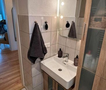 stilvolle 2-Zimmer-Wohnung in der List, mit EBK und Waschmaschine - Photo 5