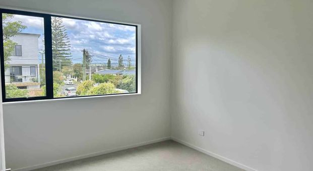 Brand New 3 Bedrooms Home! - Photo 1