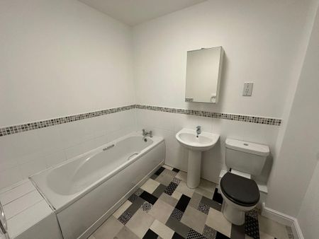 3 bedroom terraced house to rent - Photo 3