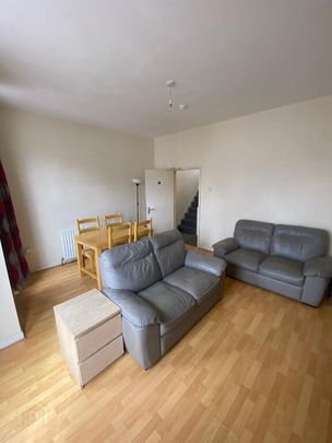 Great Apartment, 83b Dunluce Avenue, Queens Quarter, Belfast, BT9 7AW - Photo 1