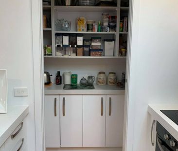 Glorious on Glenpark - Photo 5