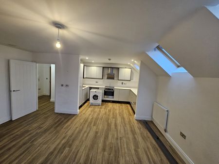 1 bedroom top floor Apartment for rent - Photo 4