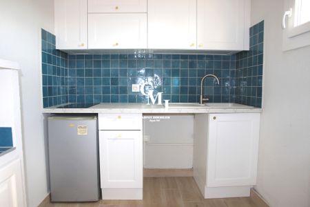 Location Appartement 1 pièce 30m² FREJUS 83600 - Photo 3