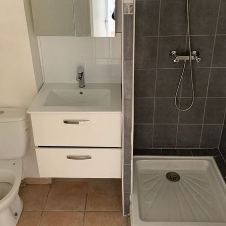 Appartement 2 pièces 33m2 MARSEILLE 3EME 600 euros - Photo 4