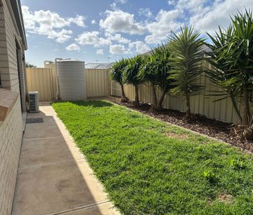Lovely 3 Bedroom Home - Photo 6