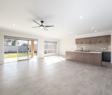 Stunning Brand New 3 Bedroom Home in Kialla! - Photo 2