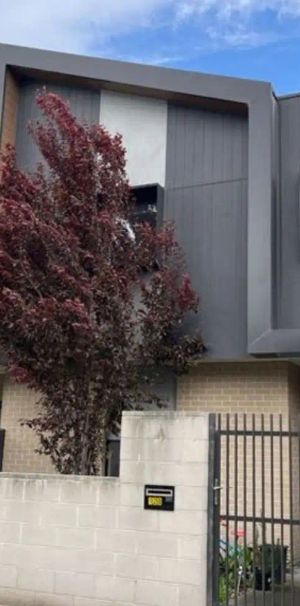 “MODERN VIBES &amp; ZERO FUSS IN PAKENHAM” - Photo 1