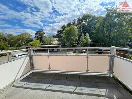 Altersgerechtes Wohnen mit Fahrstuhl und Balkon im Herzen von Schwarzenberg - Photo 5