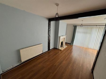 3 bedroom semi-detached house to rent - Photo 3