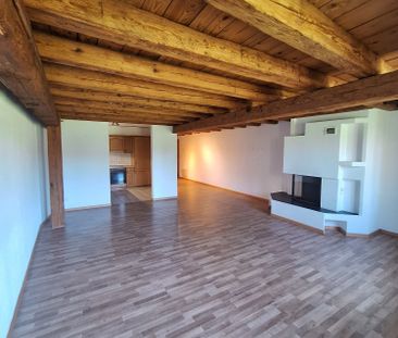 Charmante Altbauwohnung zur Miete in Kaiserstuhl AG - Photo 2