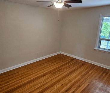 For Lease - 130 Prince Charles Drive Unit# Main, Oakville, Ontario - Photo 4