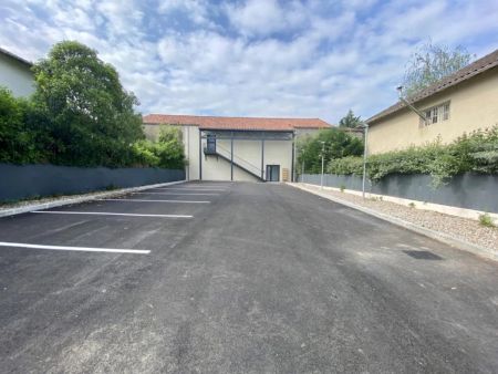 A VILLENEUVE SUR LOT, T2 DE 45,1M2 NEUF, AVEC TERRASSE ET PA - Photo 5