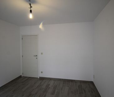 Een appartement op de benedenverdieping met 2 slaapkamers, ruim ter... - Foto 3
