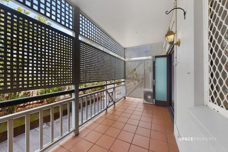 Updated Inner-city Apartment In The Heart Of The Action - Photo 3