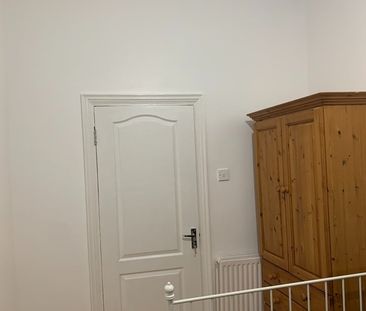 1 Bed Flat, Windsor Road, E7 - Photo 3