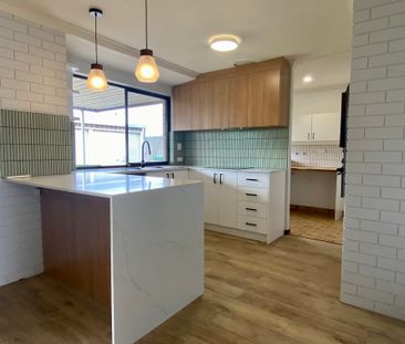 Charming and Charismatic! - Photo 6